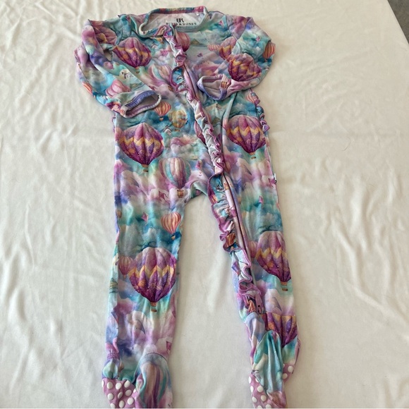 Bums and Roses Other - Bums & Roses Pastel Hot Air Balloons Baby footie Pjs